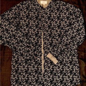 Smash Shirt
Color: Black & White 
Size: L